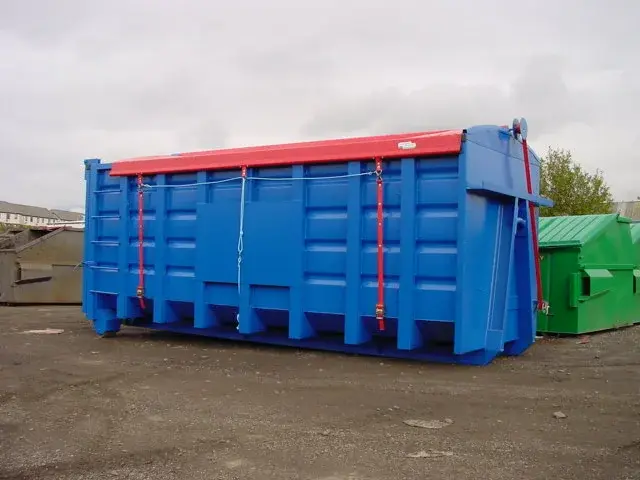 roll on roll off skip with sheeting system